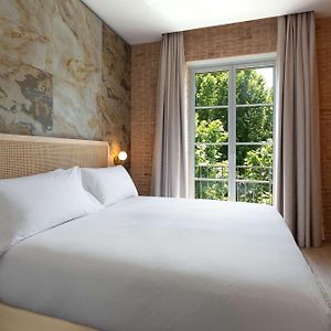 Camera con letto king size